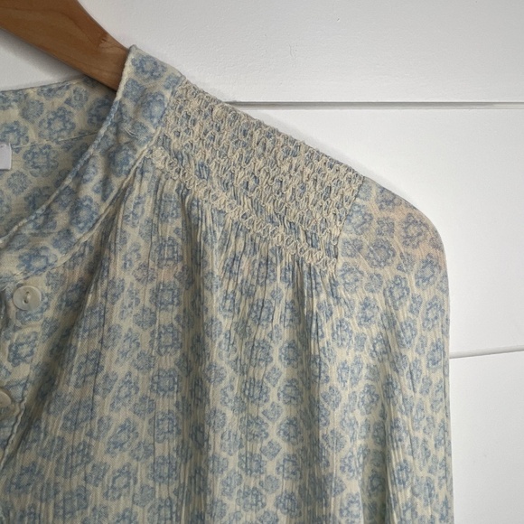 Olivaceous Blouse Size Medium Petite - Picture 2 of 7